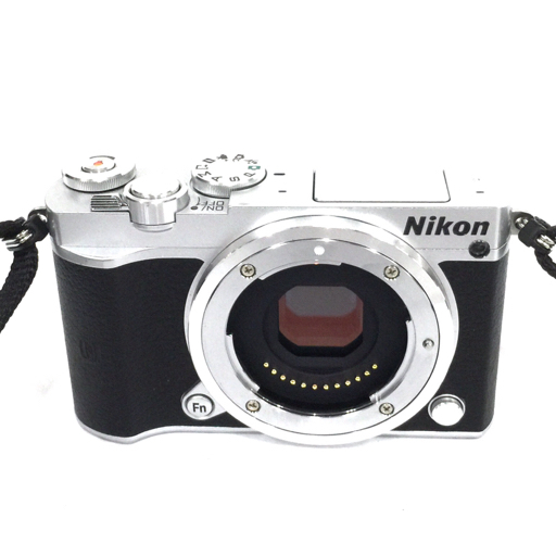 Nikon 1 J5 1 NIKKOR 10-30mm 1/3.5-5.6 VR 18.5mm 1/1.8 ミラーレス一眼 デジタルカメラ